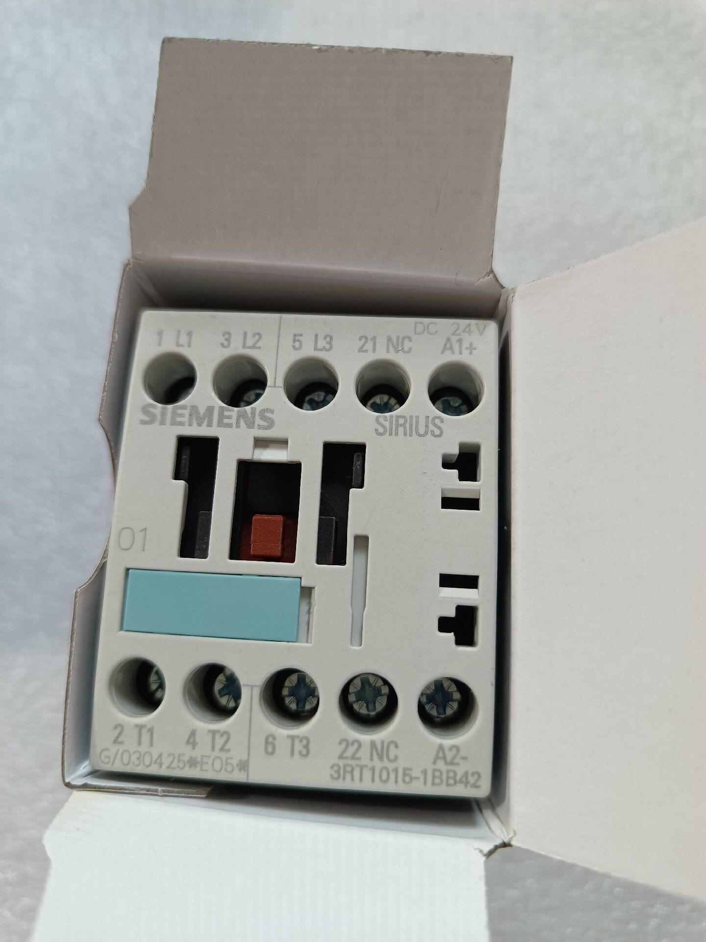 Siemens 3RT1015-1BB42 3RT1015 Контактор