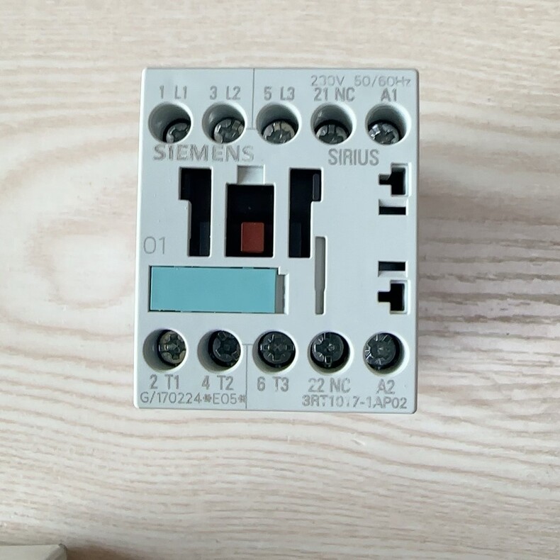 Siemens 3RT1015-1AP02 3RT1015 Контактор 4