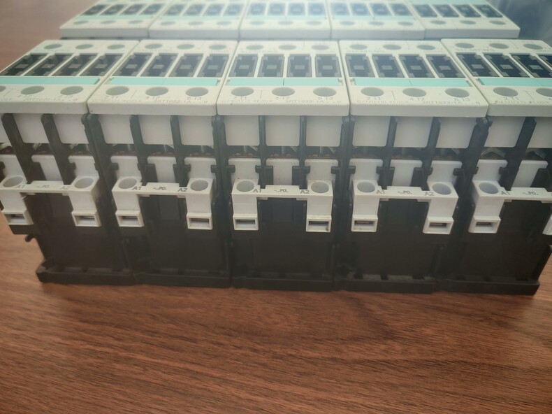 Siemens 3RT1023-1AP00 3RT1023 Контактор 4