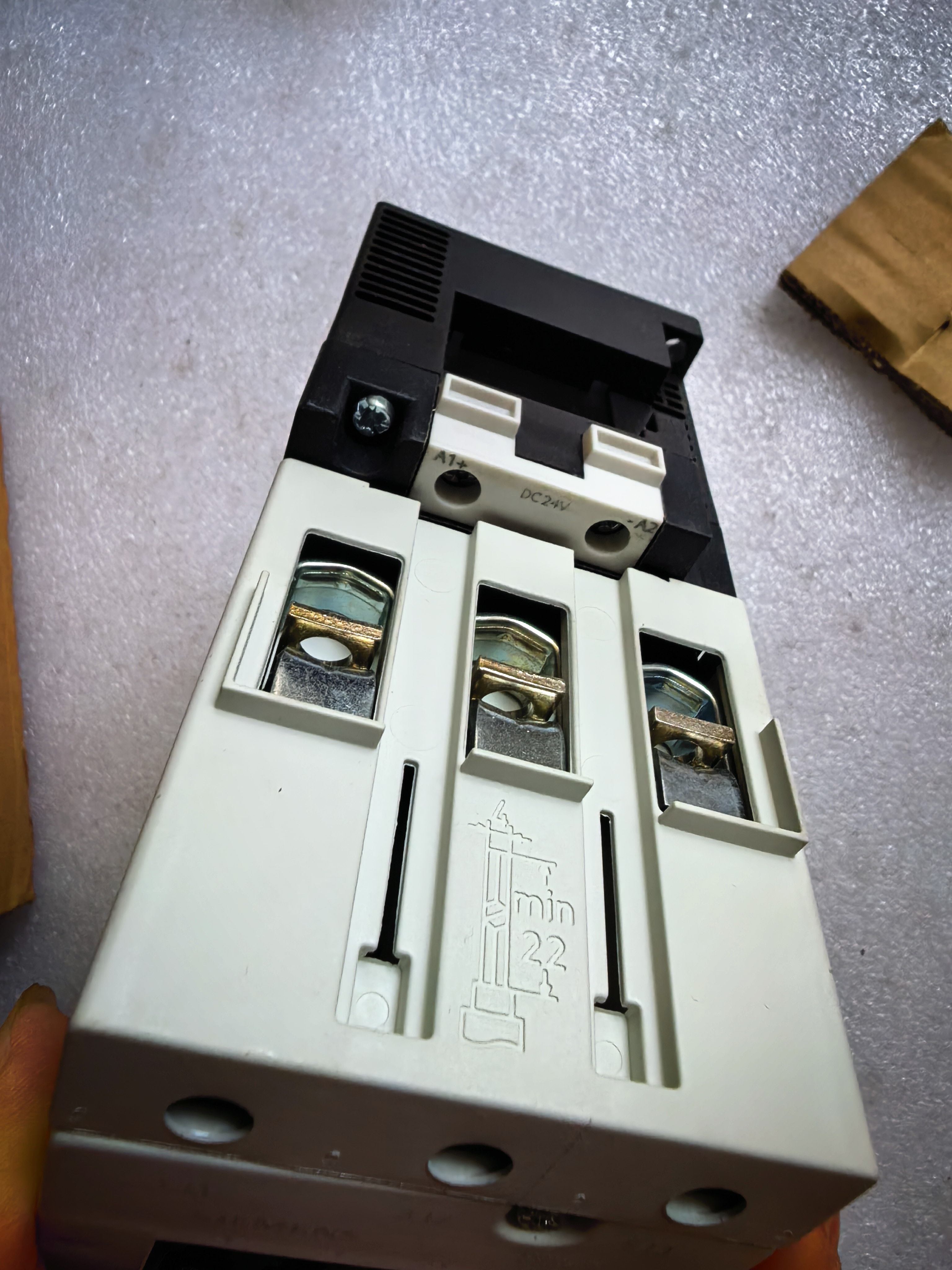 Siemens 3RT1045-1BB40 3RT1045 Контактор 4