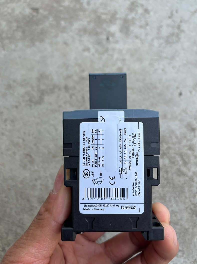Siemens 3RT2016-1BB42 3RT2016 Контактор 4
