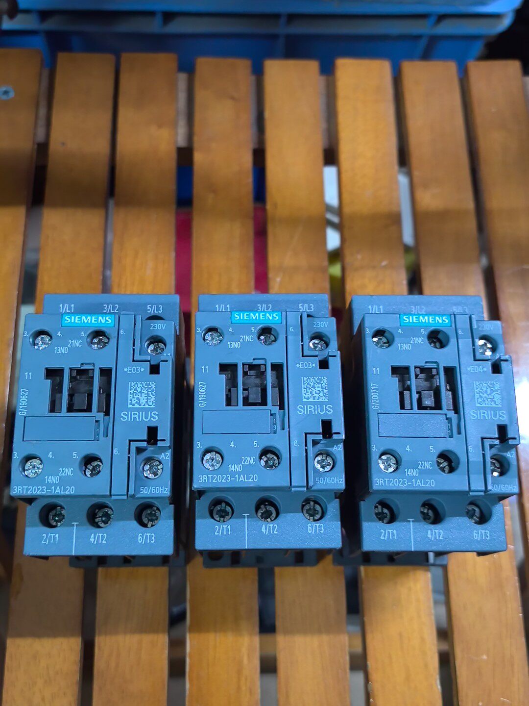 Siemens 3RT2023-1AL20 3RT2023 Контактор 2