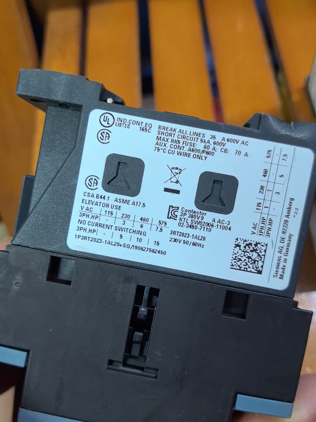 Siemens 3RT2023-1AL20 3RT2023 Контактор 4