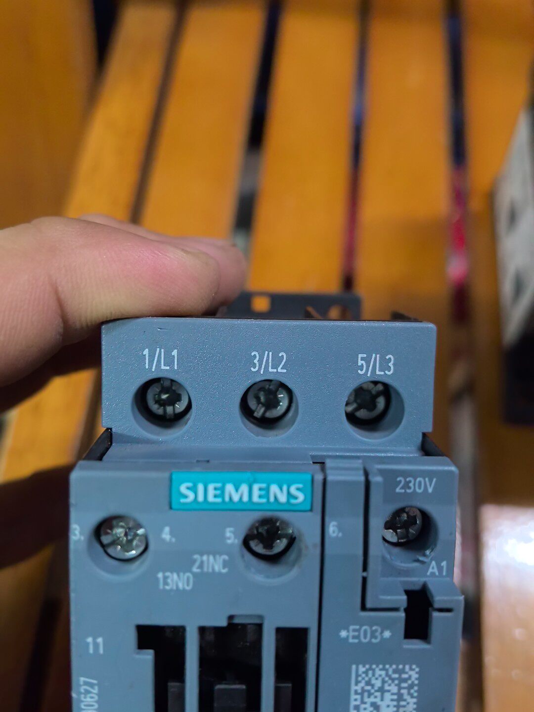 Siemens 3RT2023-1AL20 3RT2023 Контактор 6