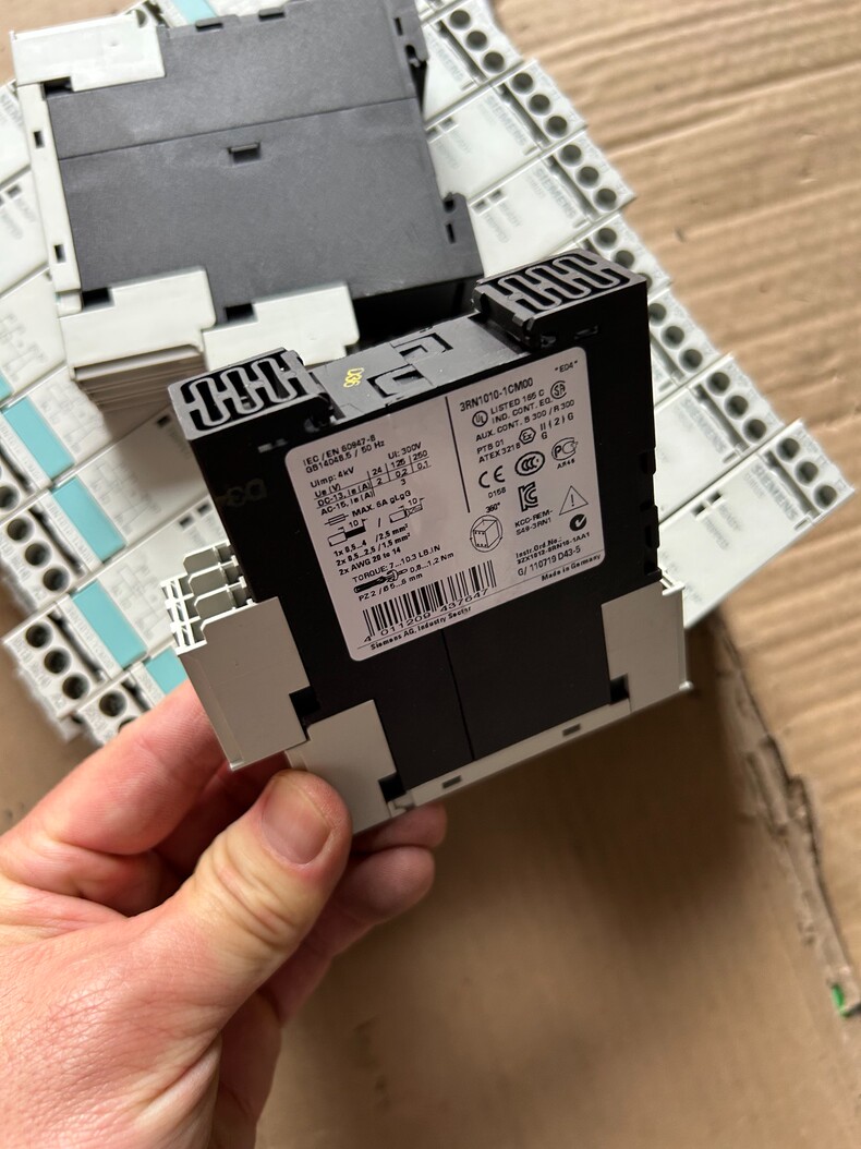 Siemens 3RN1010-1CM00 3RN Термисторное реле защиты 5