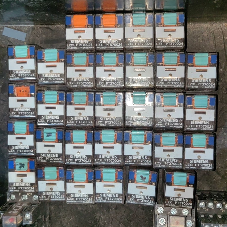 Siemens PT370024 LZX:PT Промежуточное реле