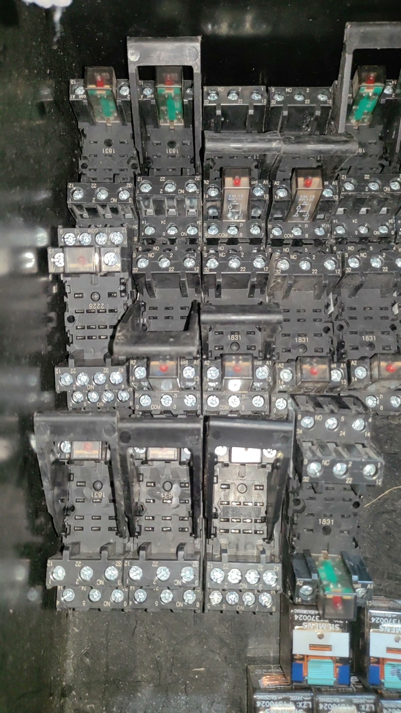Siemens PT370024 LZX:PT Промежуточное реле 2