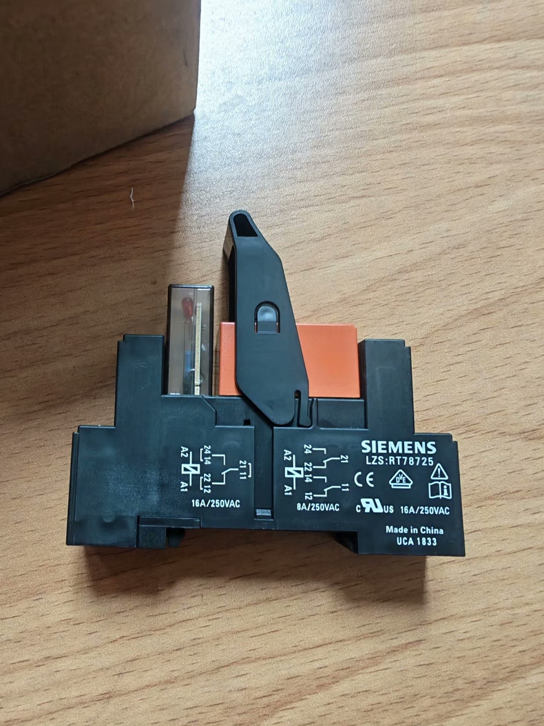 Siemens RT4A4L24 LZS:RT Промежуточное реле 2
