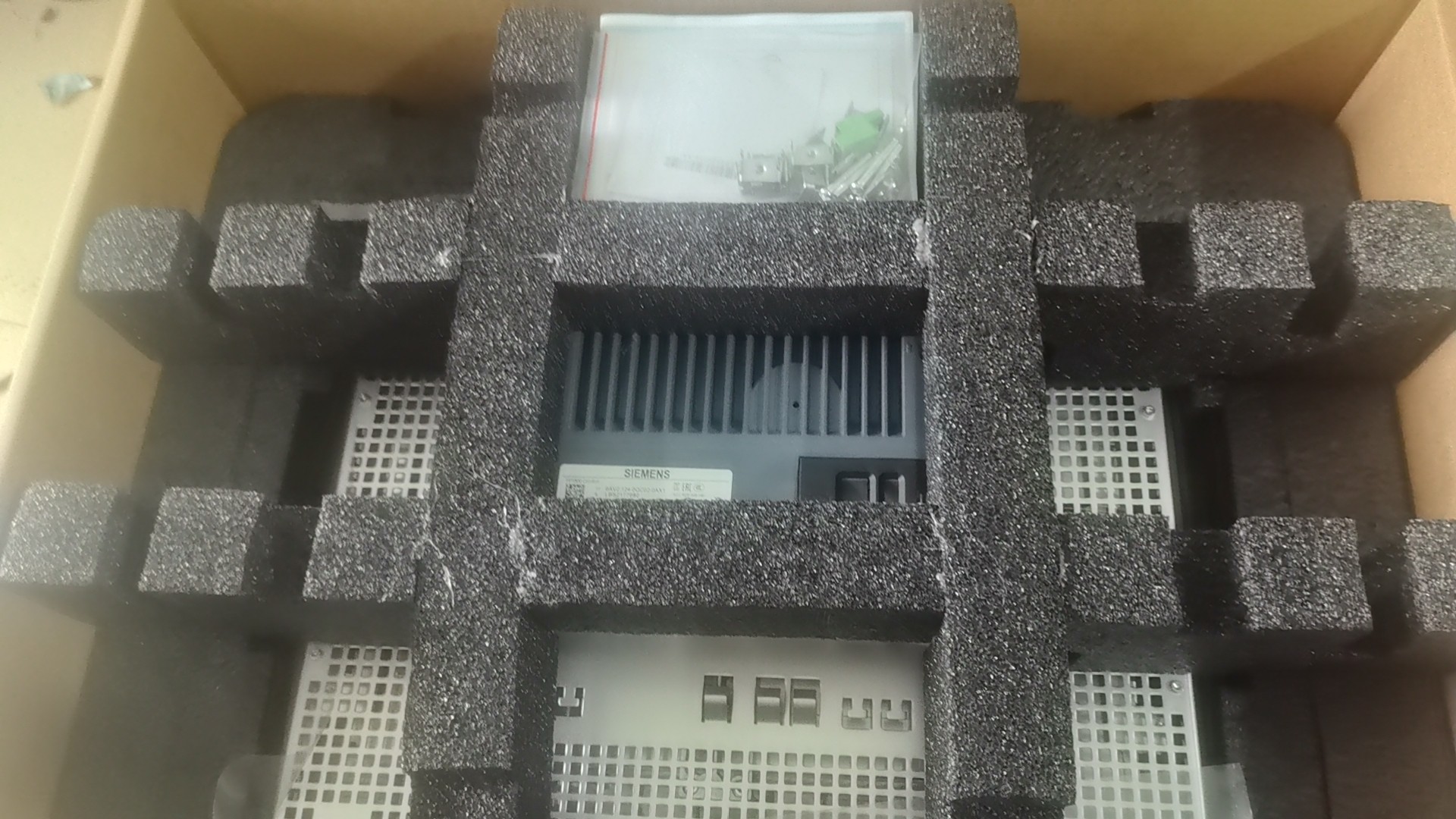 Siemens 6AV2124-0UC02-0AX0 TP1900 Панель оператора 5