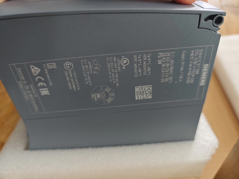 Siemens 6ES7518-4FP00-3AB0 CPU 1518F-4 PN