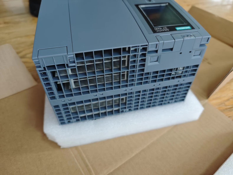 Siemens 6ES7518-4FP00-3AB0 CPU 1518F-4 PN 4