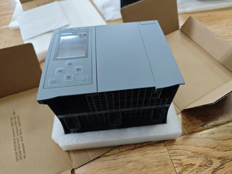Siemens 6ES7518-4FP00-3AB0 CPU 1518F-4 PN 5