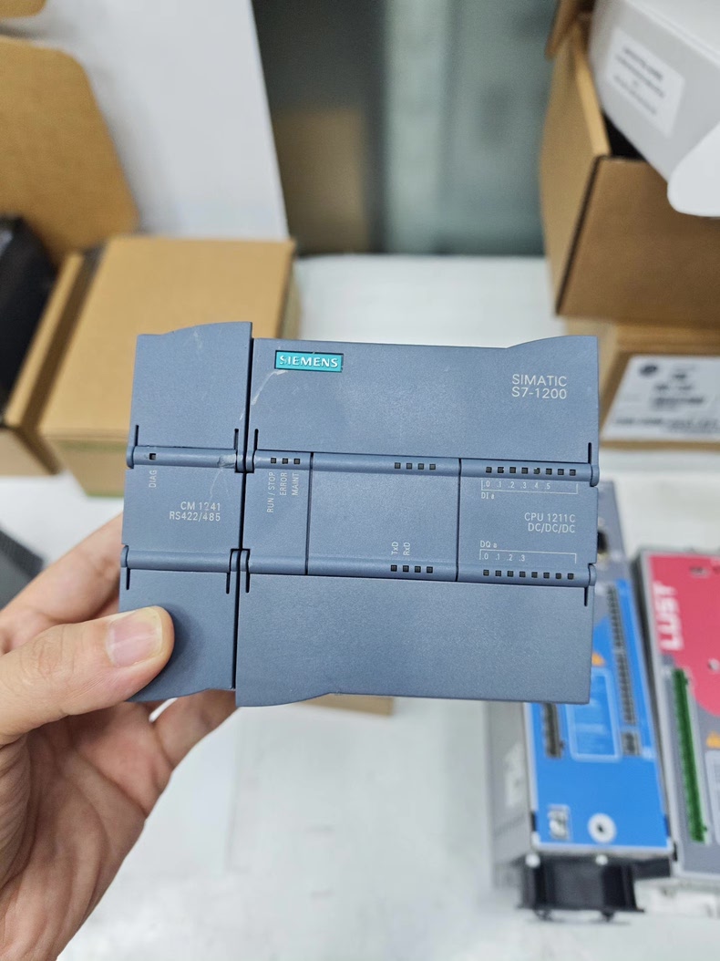 Siemens 6ES7211-1AE31-0XB0 CPU 1211C