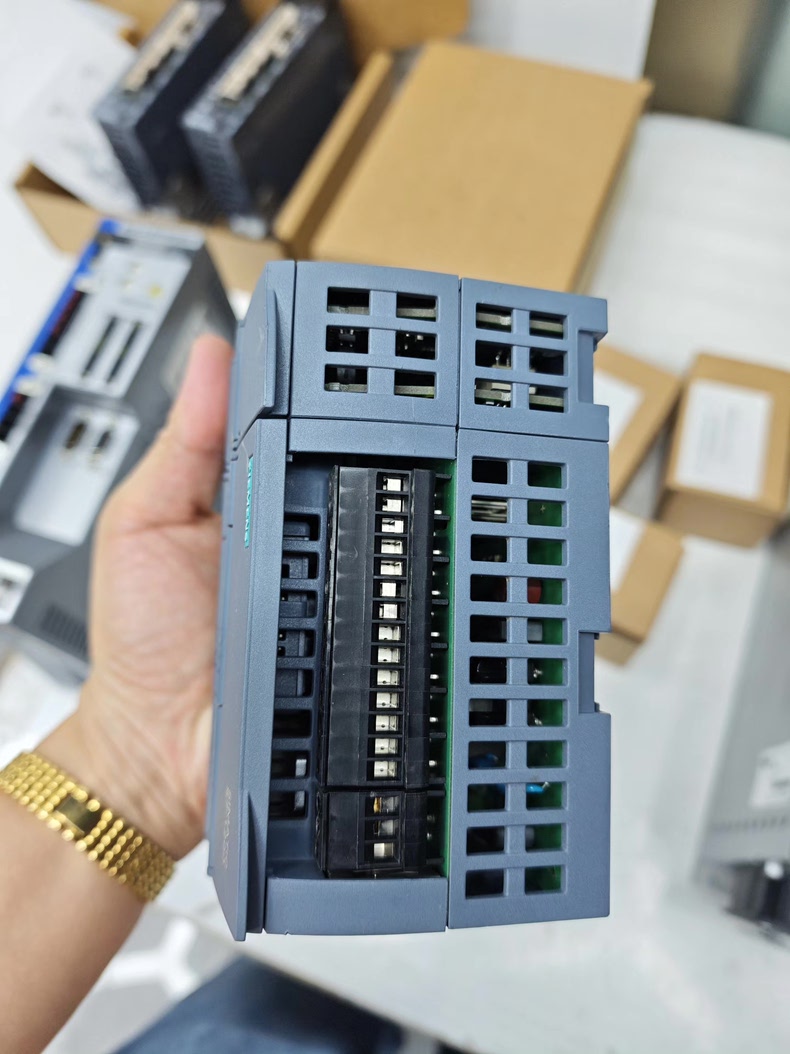Siemens 6ES7211-1AE31-0XB0 CPU 1211C 5