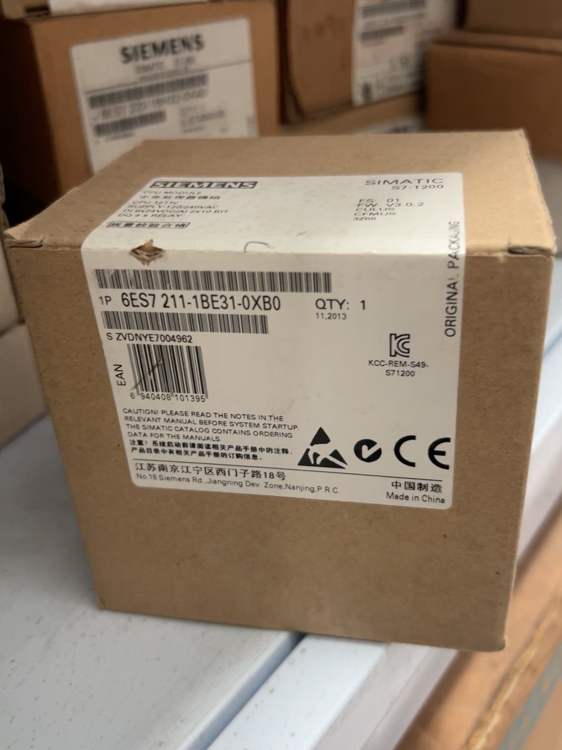 Siemens 6ES7211-1BE31-0XB0 CPU 1211C 2