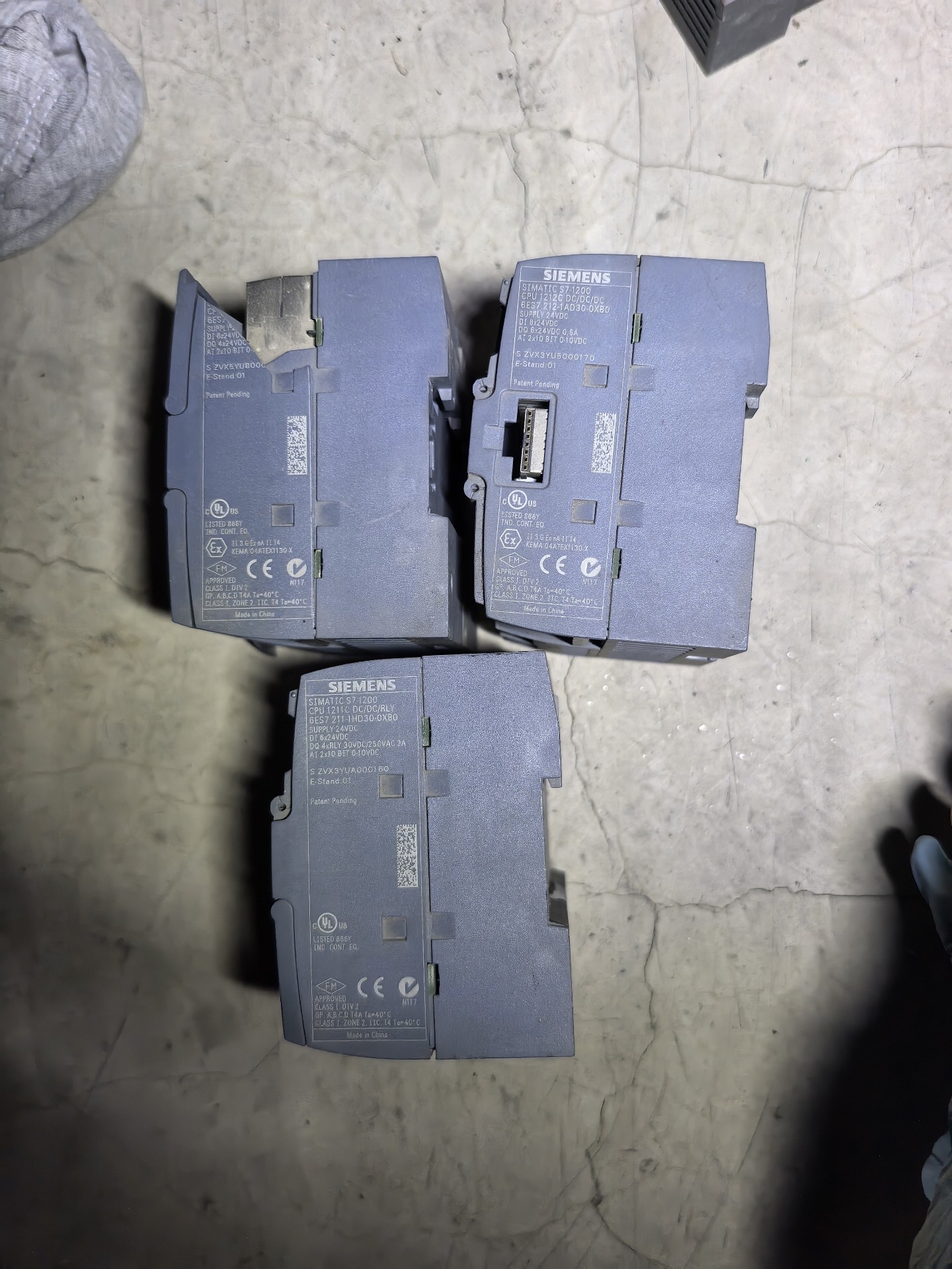 Siemens 6ES7211-1HD30-0XB0 CPU 1211C 2