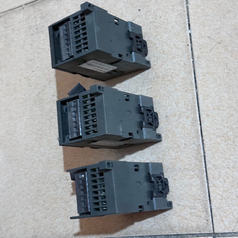 Siemens 6ES7223-1BF22-0XA0 CPU 222 4