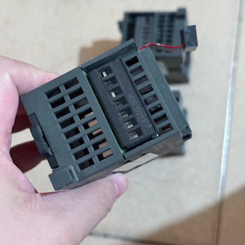 Siemens 6ES7223-1BF22-0XA0 CPU 222 5