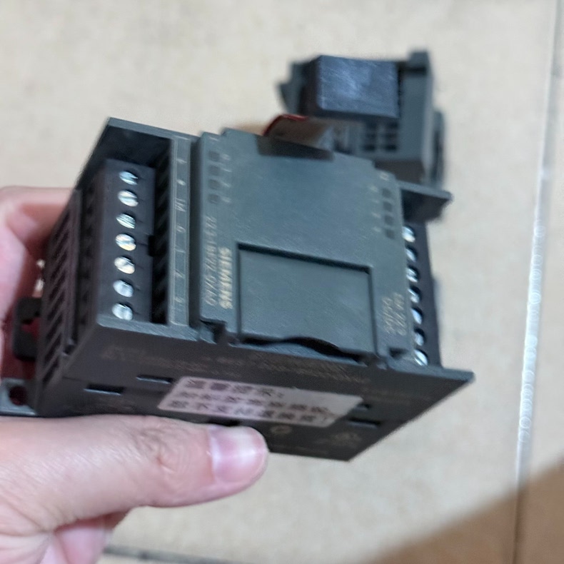 Siemens 6ES7223-1BF22-0XA0 CPU 222 6