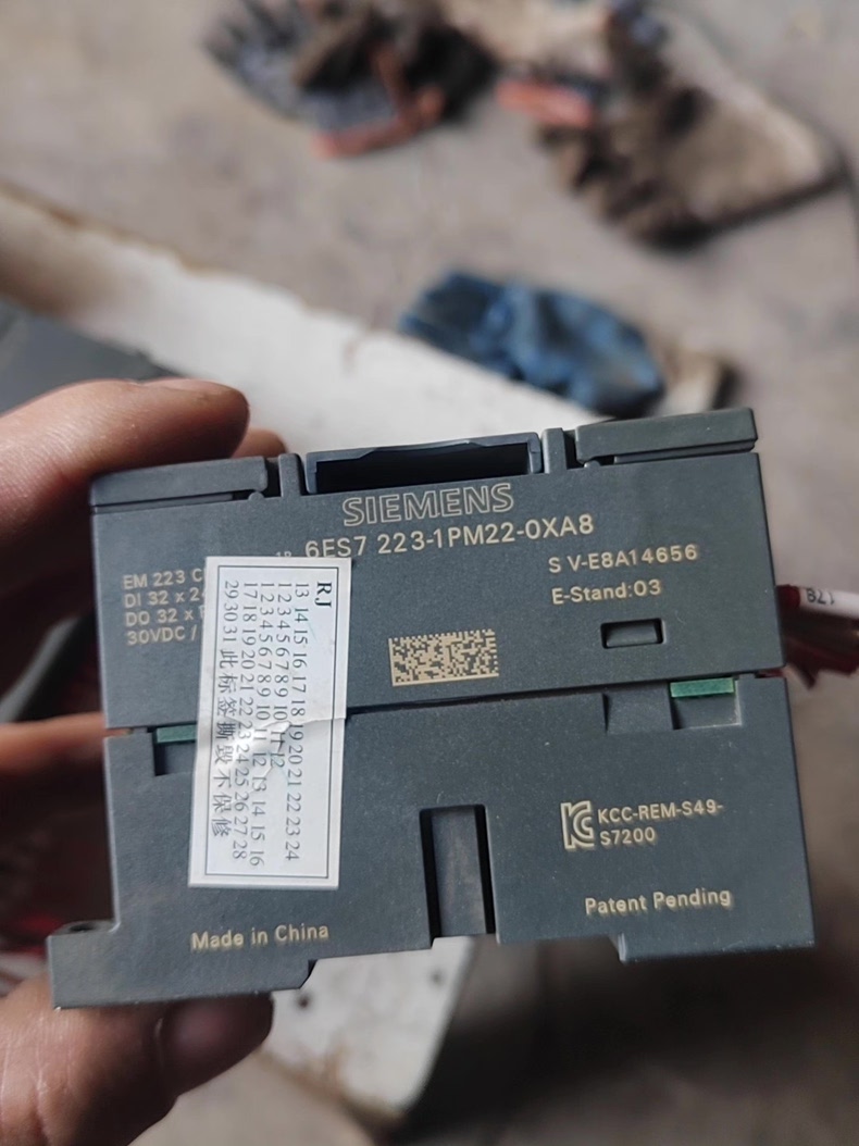 Siemens 6ES7223-1HF22-0XA0 CPU 222 5