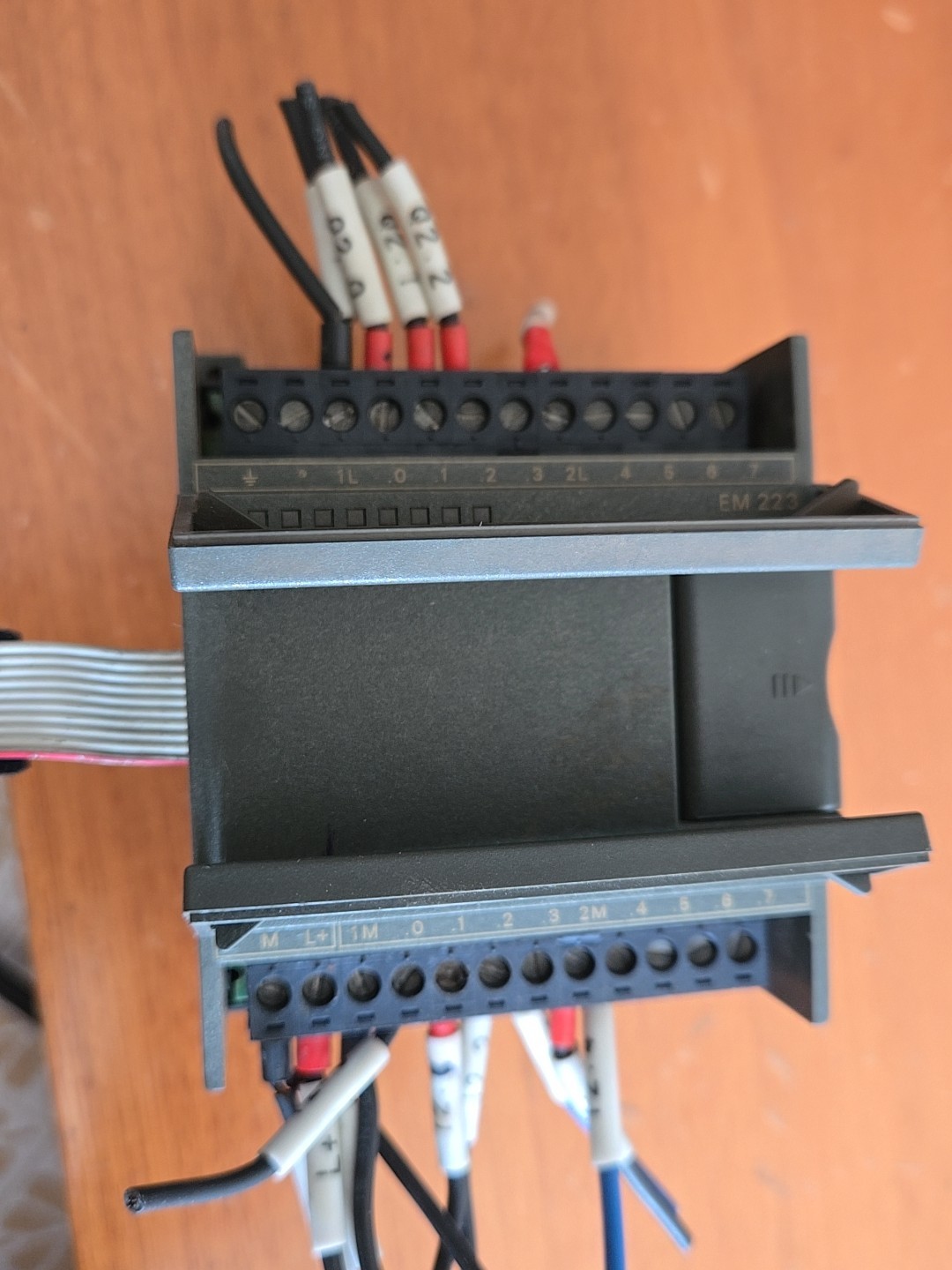 Siemens 6ES7223-1PH22-0XA0 CPU 222 5