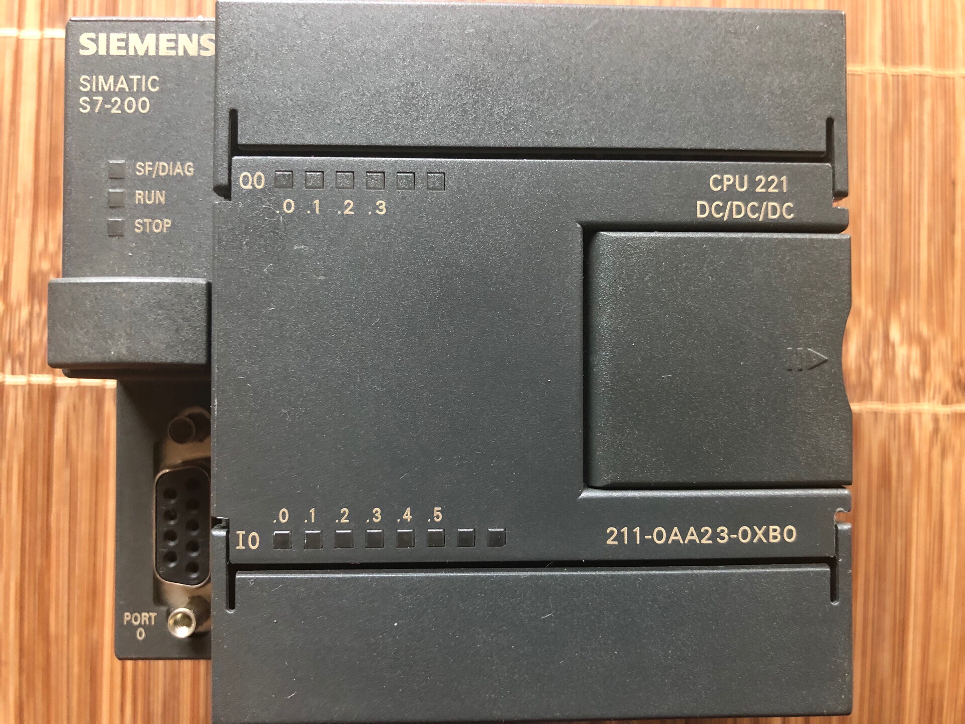 Siemens 6ES7211-0AA23-0XB0 CPU 221 3