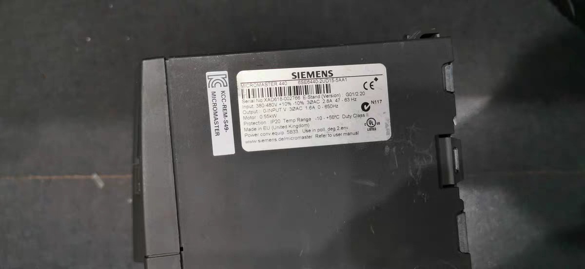 Siemens 6SE6420-2AB11-2AA1 MICROMASTER 420 3