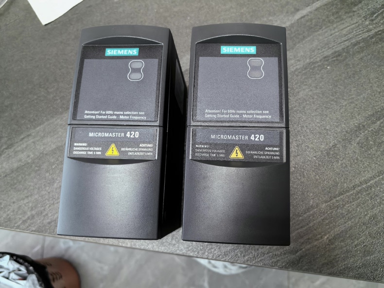 Siemens 6SE6420-2AB12-5AA1 MICROMASTER 420 2