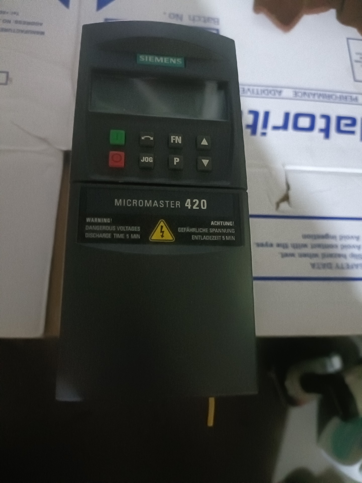 Siemens 6SE6420-2AB13-7AA1 MICROMASTER 420 2