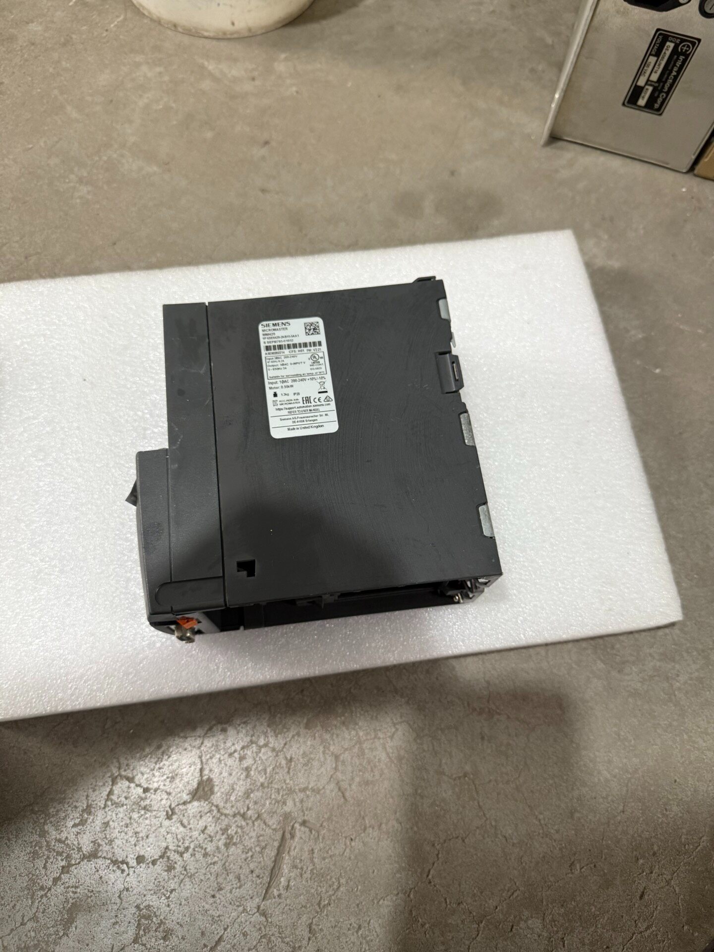 Siemens 6SE6420-2AB15-5AA1 MICROMASTER 420 4