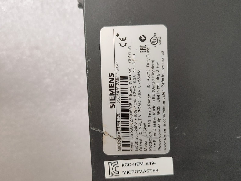Siemens 6SE6420-2AB17-5AA1 MICROMASTER 420 3