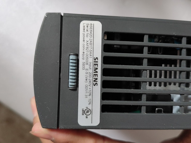 Siemens 6SE6420-2AB17-5AA1 MICROMASTER 420 5