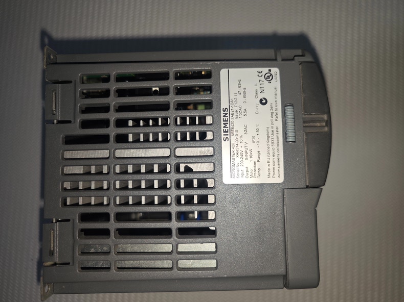 Siemens 6SE6420-2AB21-1BA1 MICROMASTER 420 3