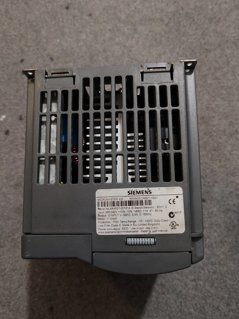 Siemens 6SE6420-2AB21-5BA1 MICROMASTER 420 3