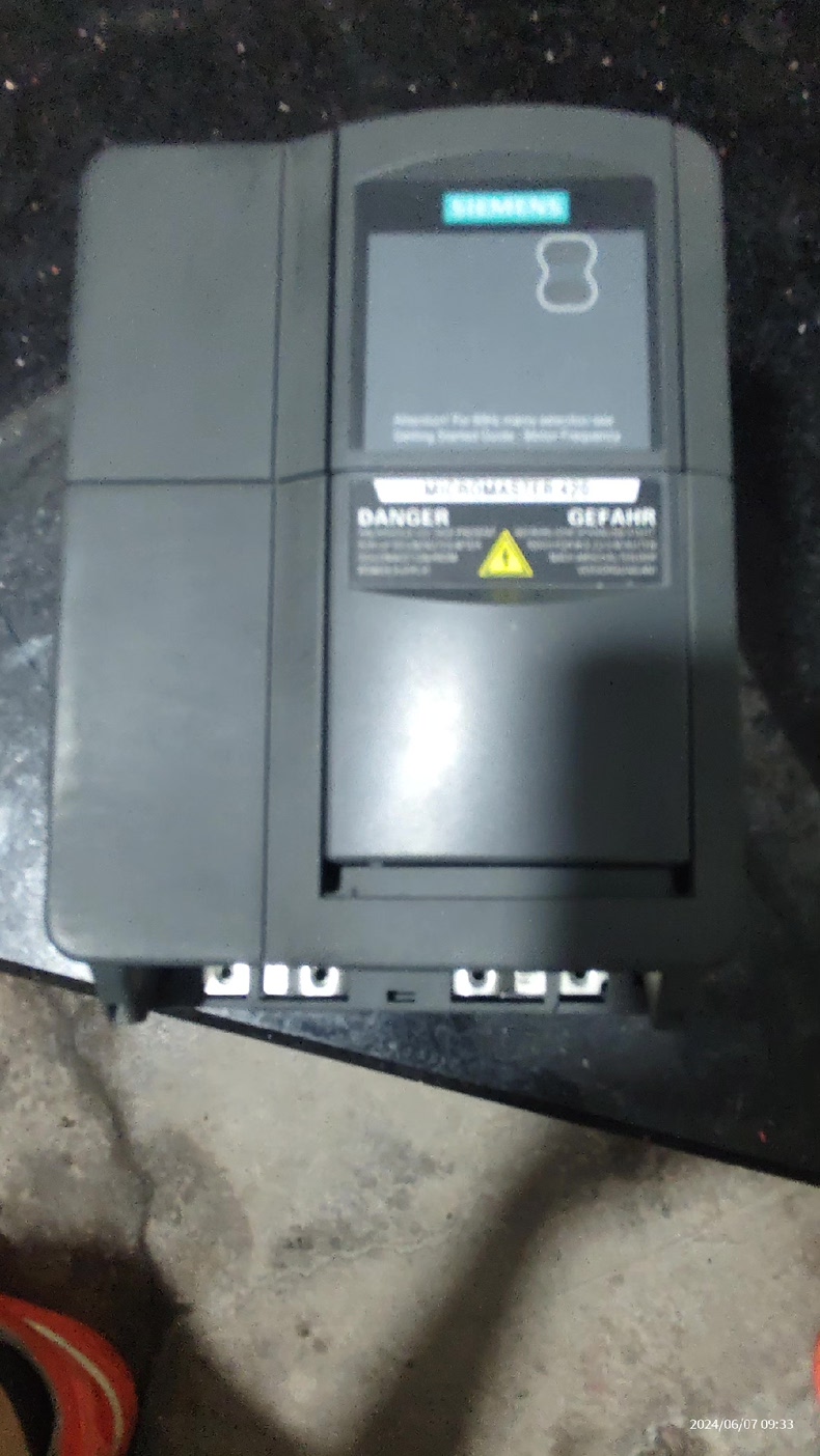 Siemens 6SE6420-2AD24-0BA1 MICROMASTER 420
