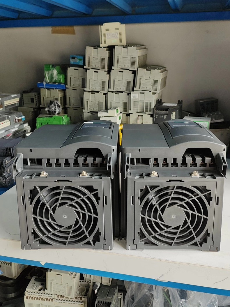 Siemens 6SE6420-2AD27-5CA1 MICROMASTER 420 3