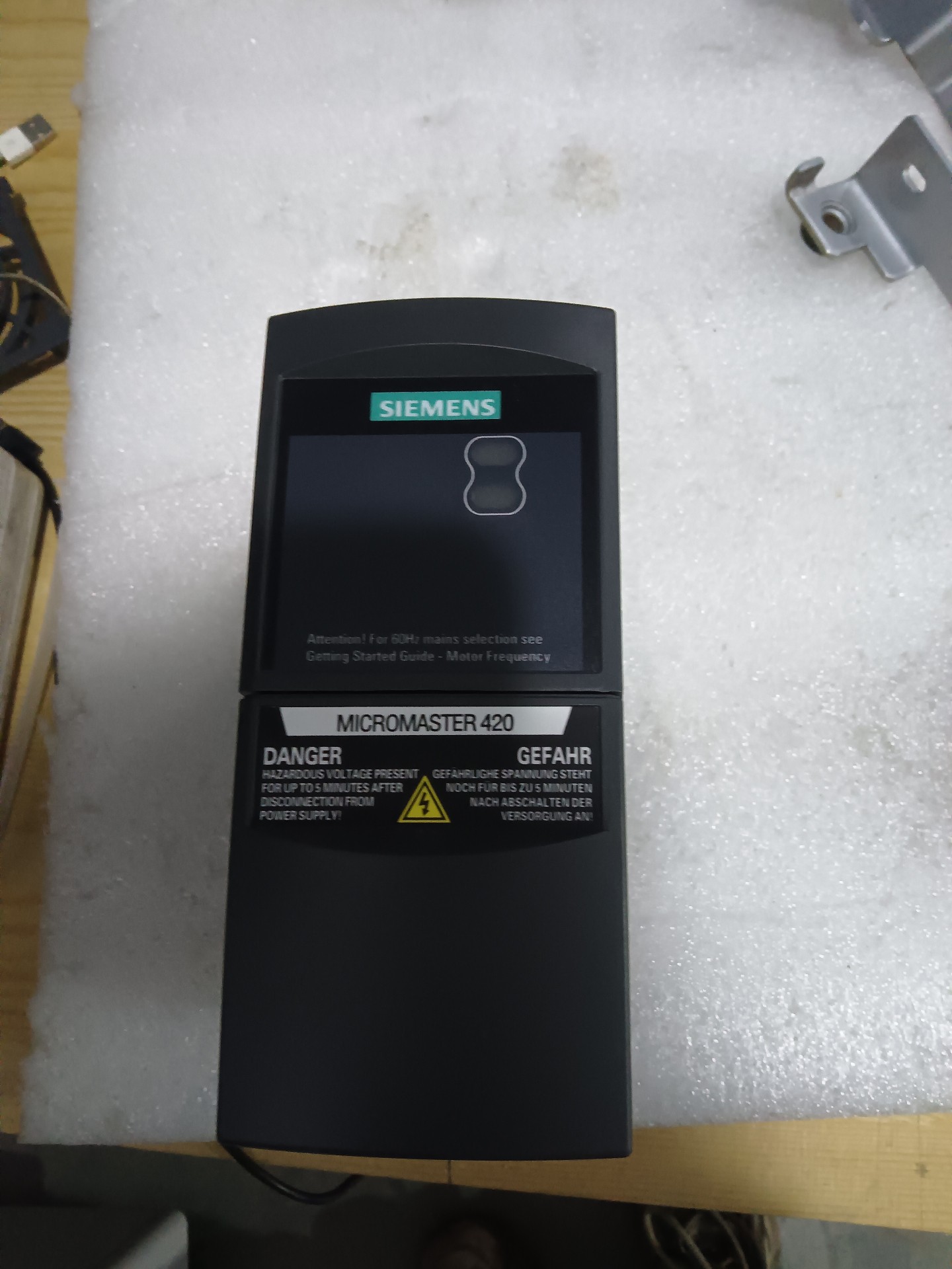 Siemens 6SE6420-2AD31-1CA1 MICROMASTER 420