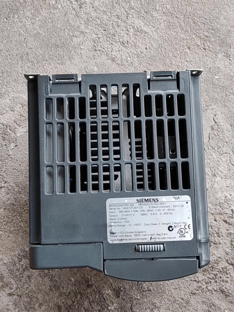 Siemens 6SE6420-2UD22-2BA1 MICROMASTER 420 3