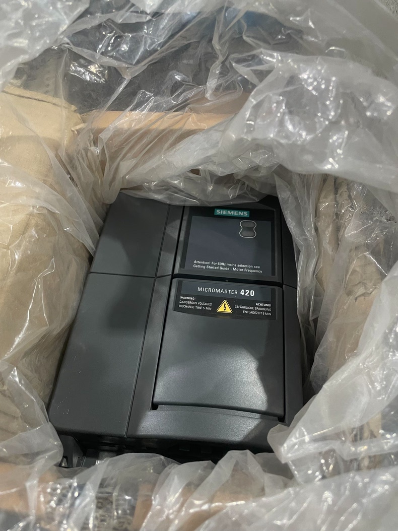 Siemens 6SE6420-2UD23-0BA1 MICROMASTER 420 4