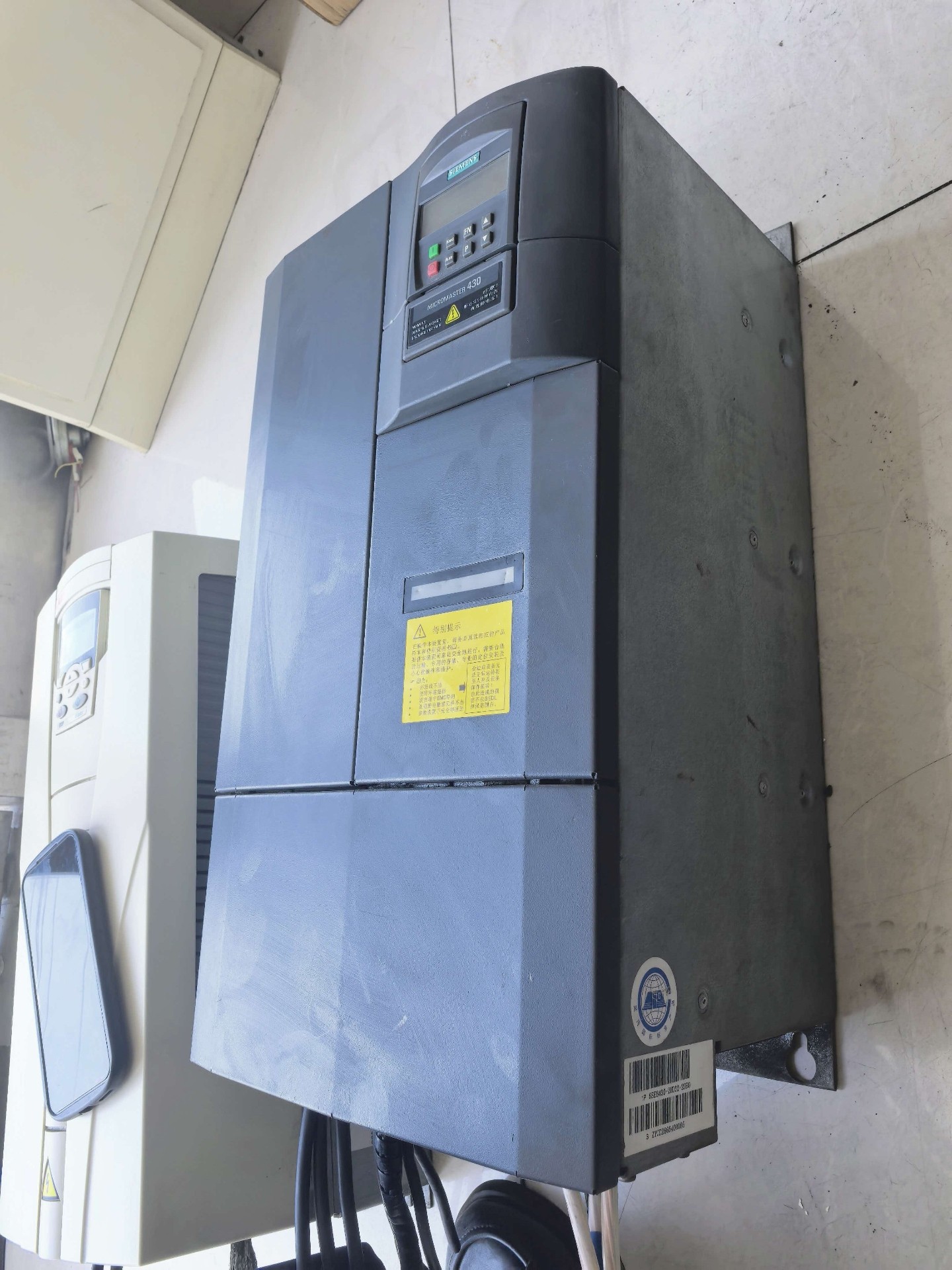 Siemens 6SE6420-2UD31-1CA1 MICROMASTER 420 5