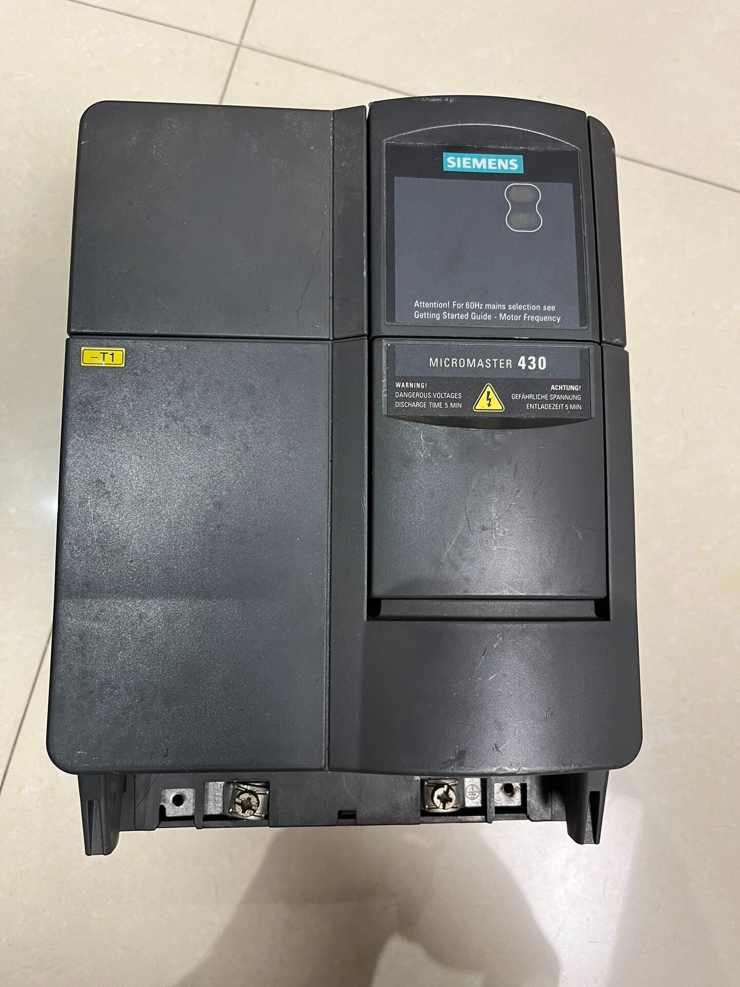 Siemens 6SE6430-2AD27-5CA0 MICROMASTER 430