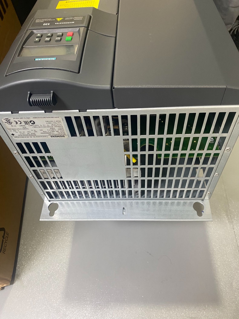 Siemens 6SE6430-2AD33-7EA0 MICROMASTER 430 2