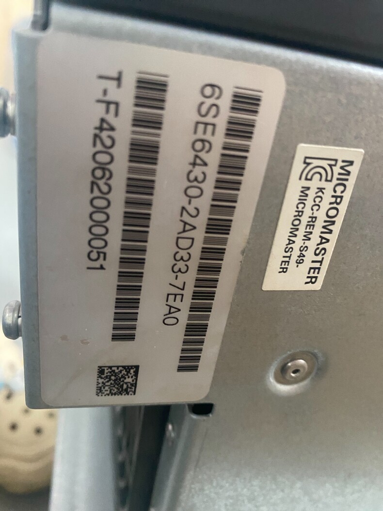 Siemens 6SE6430-2AD33-7EA0 MICROMASTER 430 4