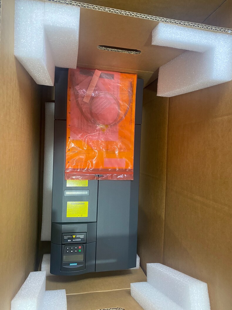 Siemens 6SE6430-2AD33-7EA0 MICROMASTER 430 6