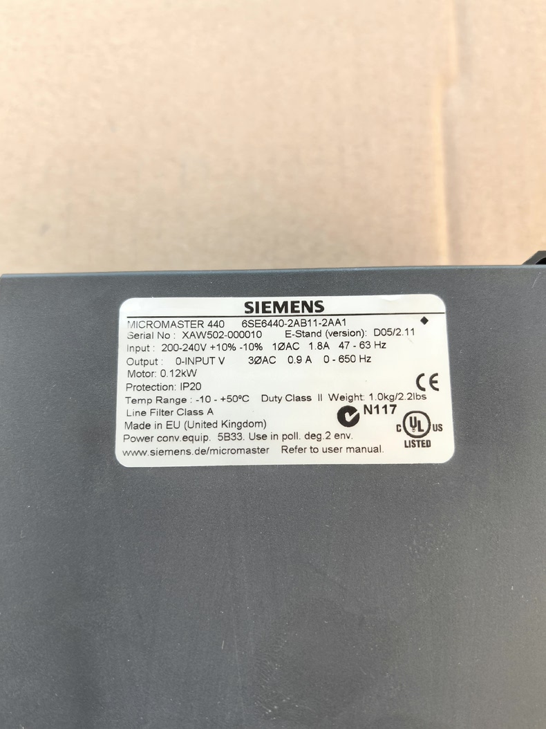 Siemens 6SE6440-2AB11-2AA1 MICROMASTER 440 3