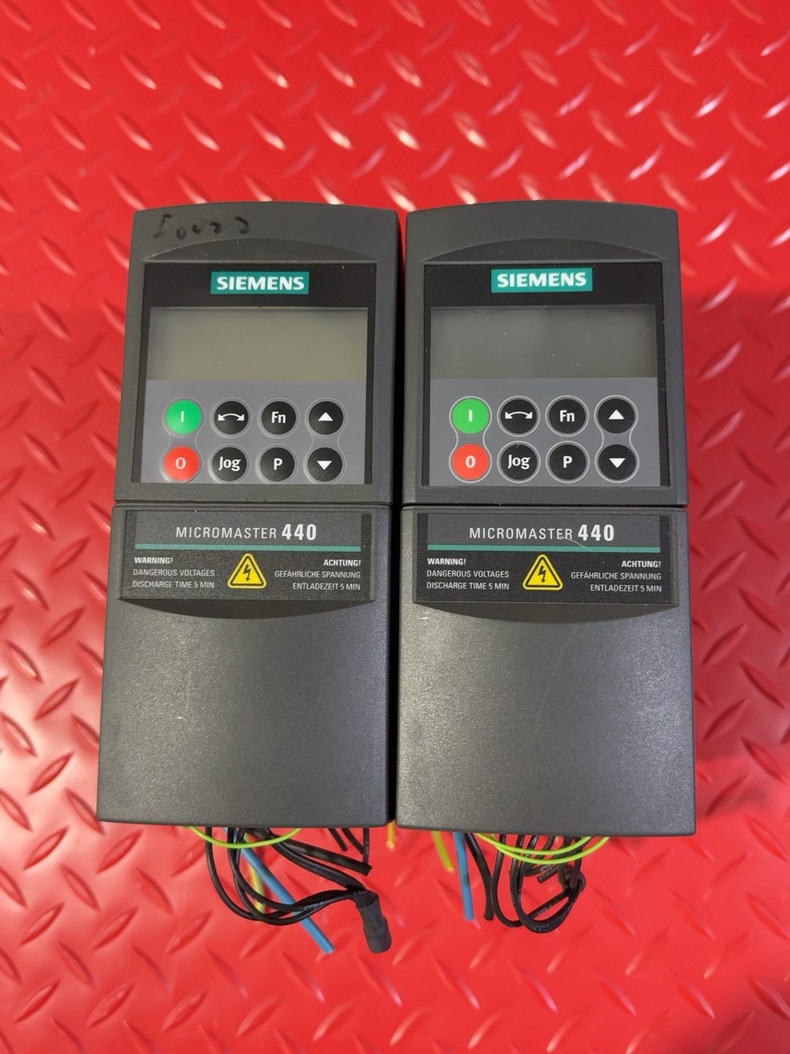 Siemens 6SE6440-2AB12-5AA1 MICROMASTER 440