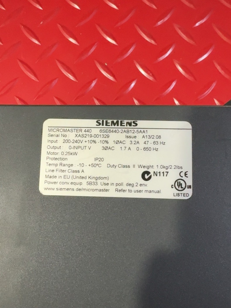 Siemens 6SE6440-2AB12-5AA1 MICROMASTER 440 3