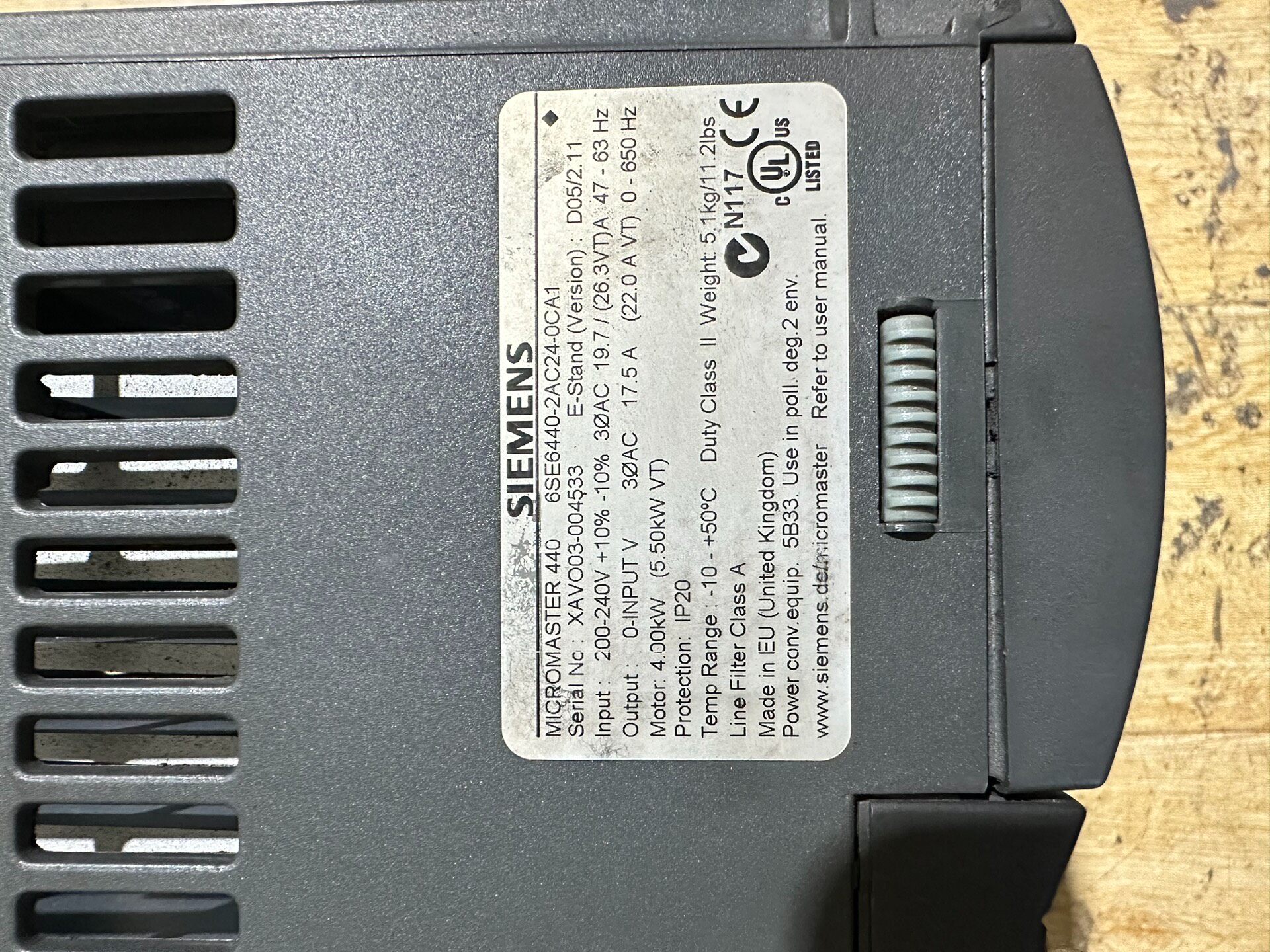 Siemens 6SE6440-2AC24-0CA1 MICROMASTER 440