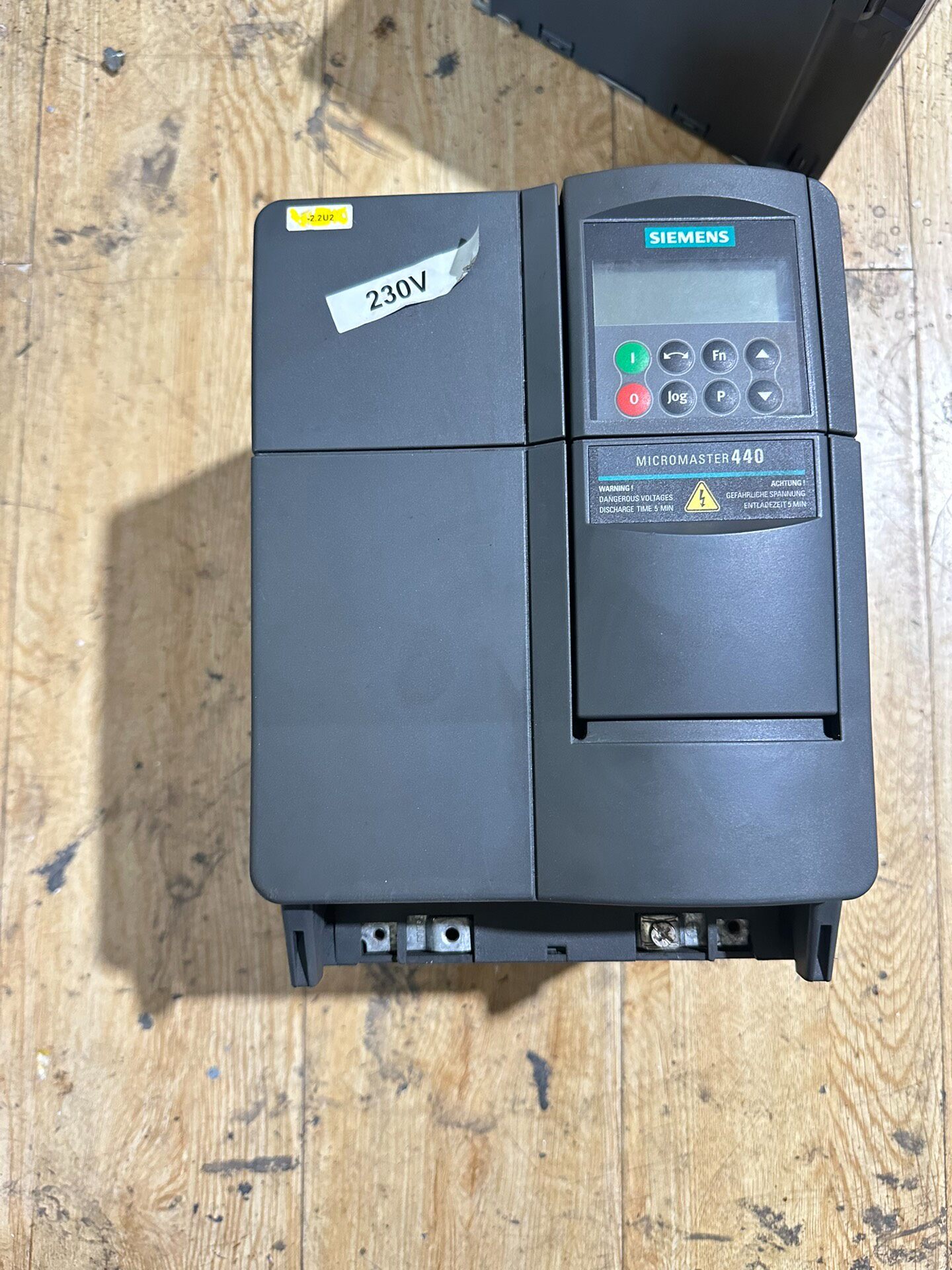 Siemens 6SE6440-2AC24-0CA1 MICROMASTER 440 4