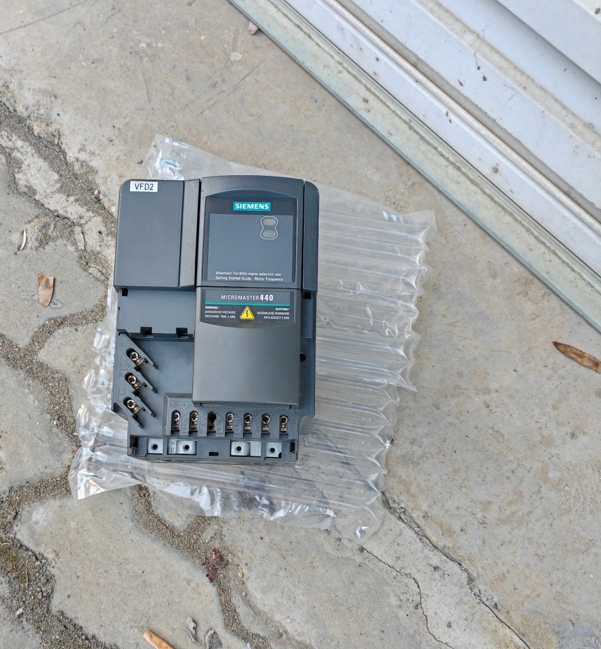 Siemens 6SE6440-2AD22-2BA1 MICROMASTER 440